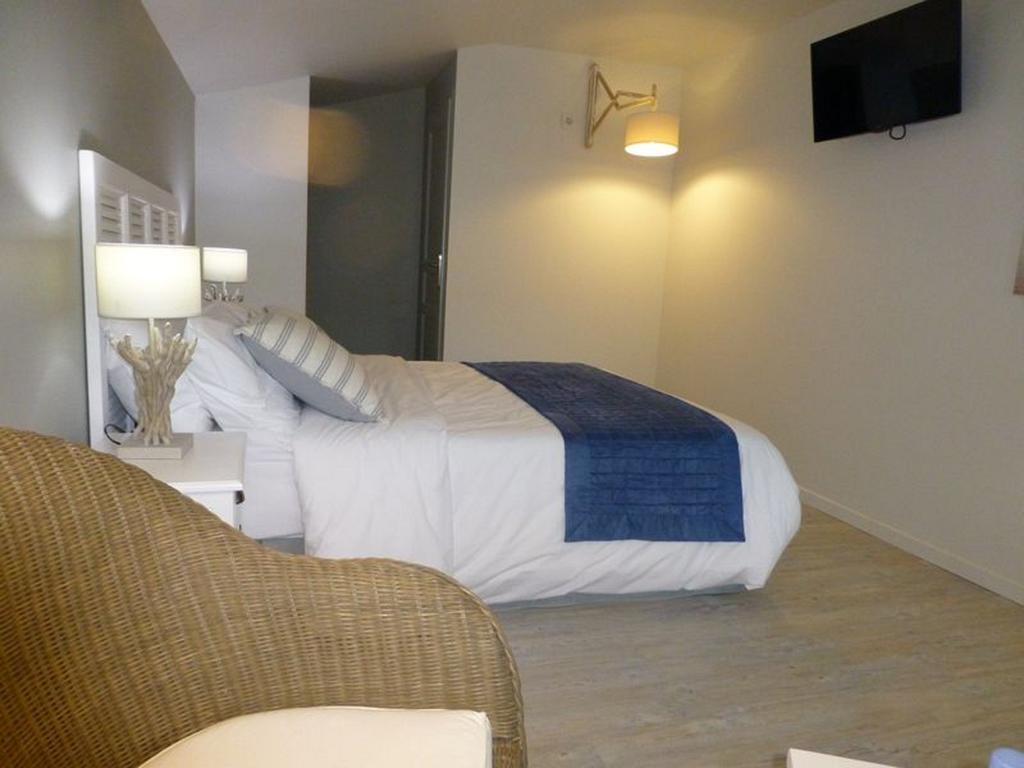 Le Clos Du Miroir Courset Habitación foto