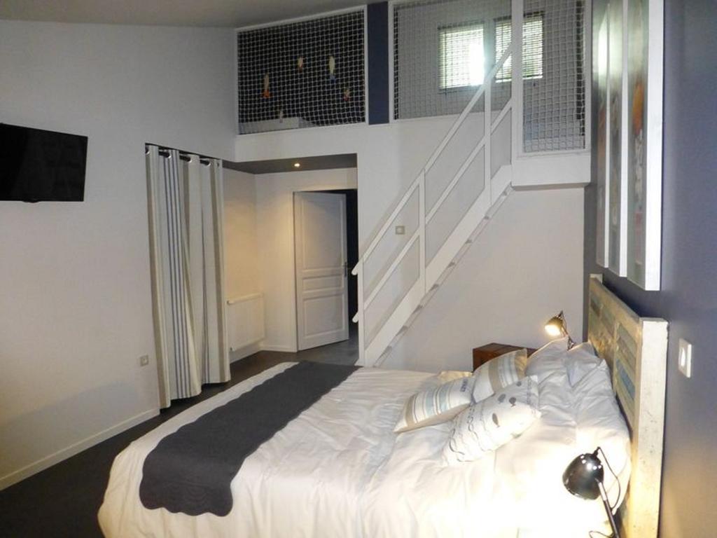 Le Clos Du Miroir Courset Habitación foto